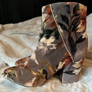 Nine West velvet floral booties size 7